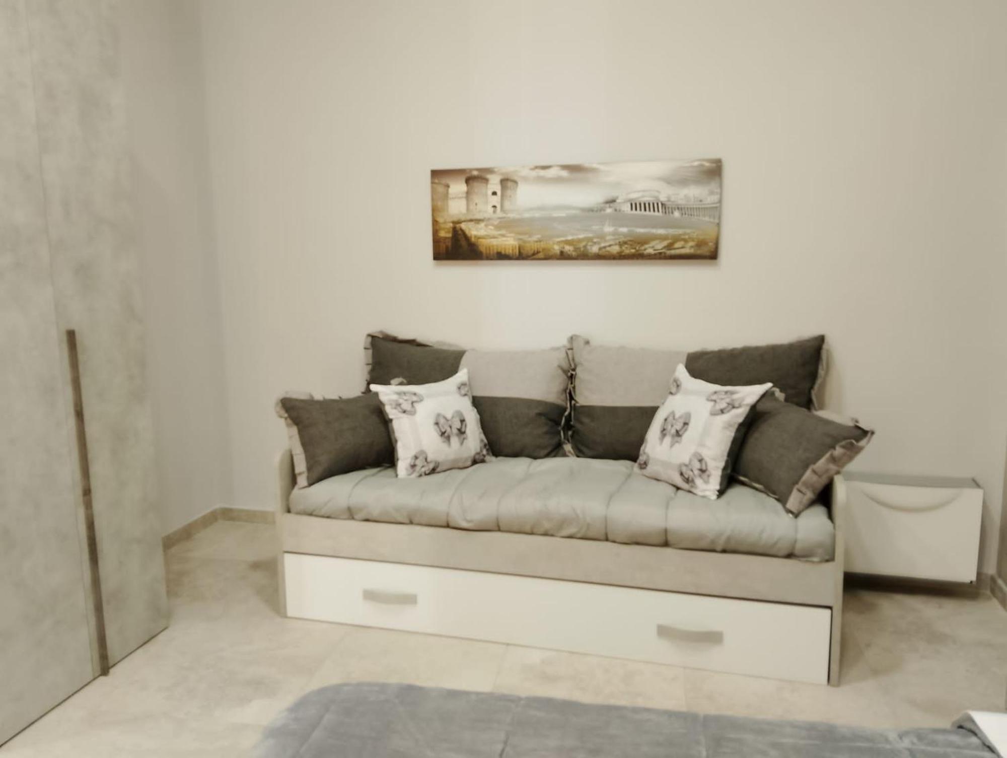 Apartament Mary House Napoli Centro Zewnętrze zdjęcie