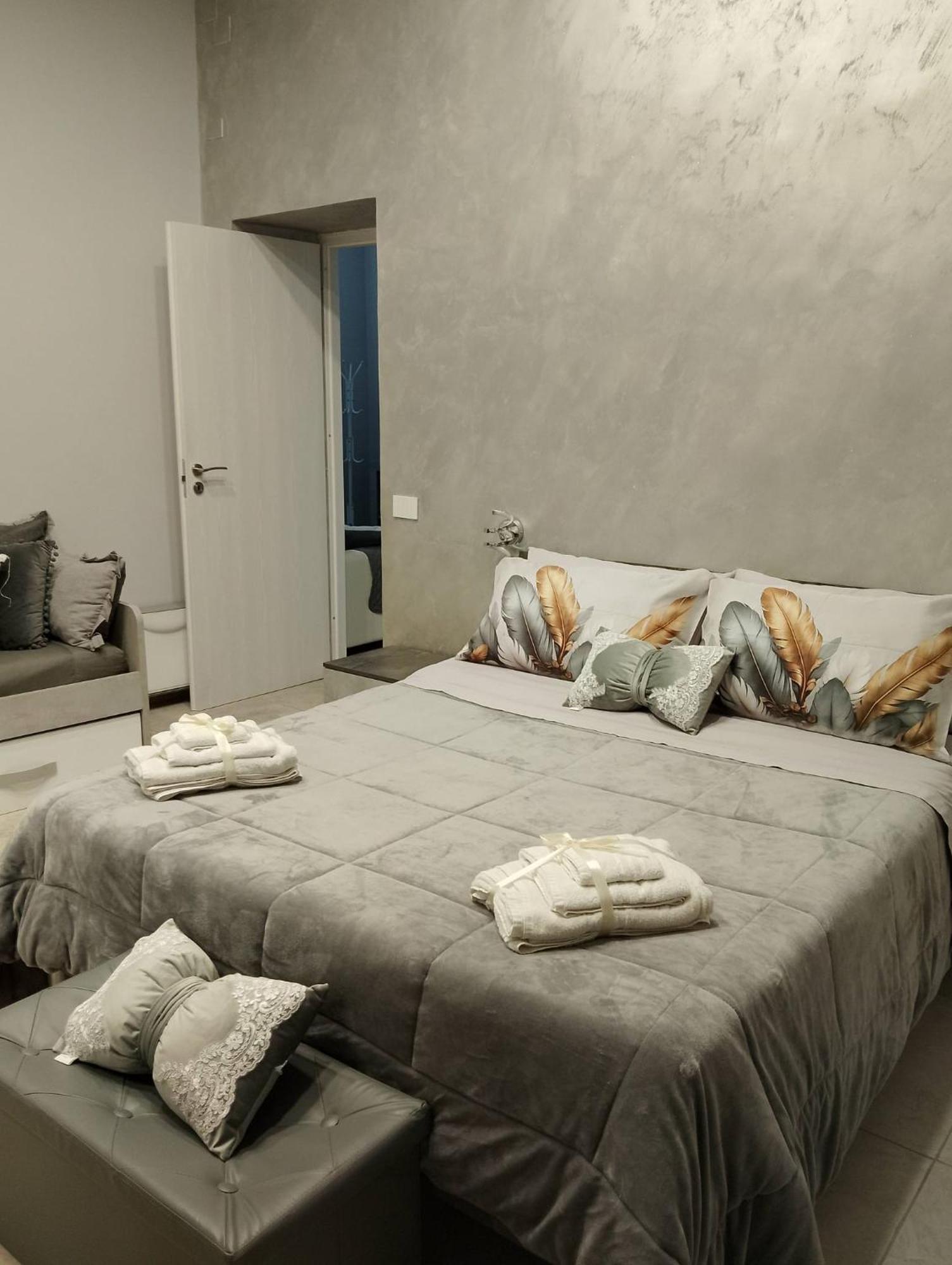 Apartament Mary House Napoli Centro Zewnętrze zdjęcie